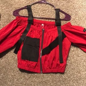 Cropped buckled shirt